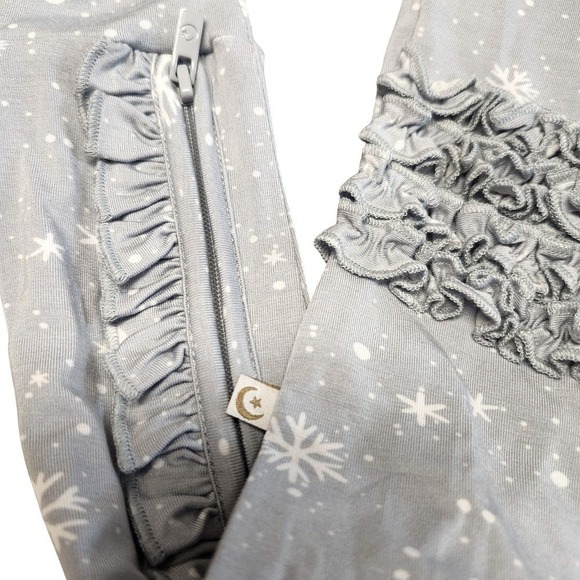 Snuggle Bums Ruffle Butt Bamboo 12-18M Snowflake Baby Girl Zippy Pajamas Sleeper - Picture 11 of 11